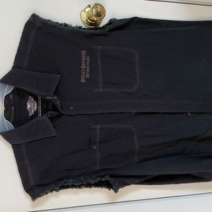 Sleeveless button up